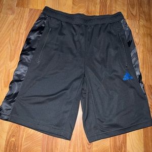 Adidas Men Shorts Size:(M)